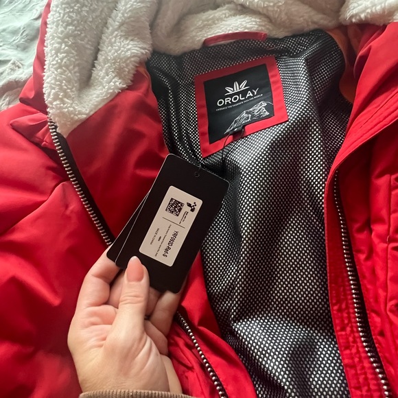 RED ORALAY WINTER COAT - Picture 5 of 7